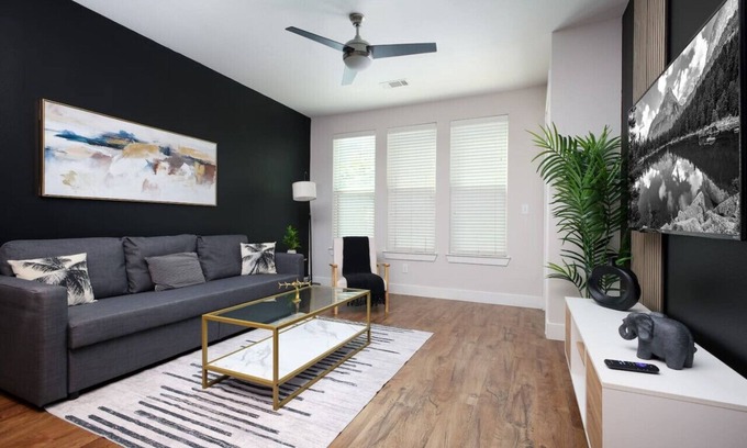 King William Apartment | Cozy 1BR w/Gym, Parking, Near King Wms&Towers