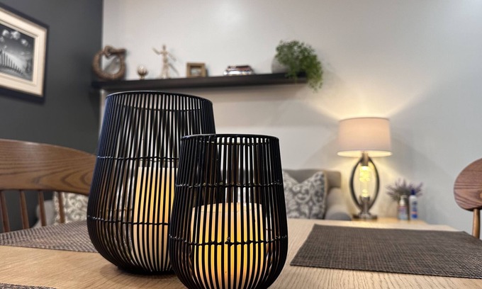 Spruce Hill Apartment | Cozy 2 bdrm Unit/Big Kitchen-2 TV- University City