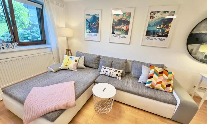 Muhldorf Cabin | Cozy 2 Bed