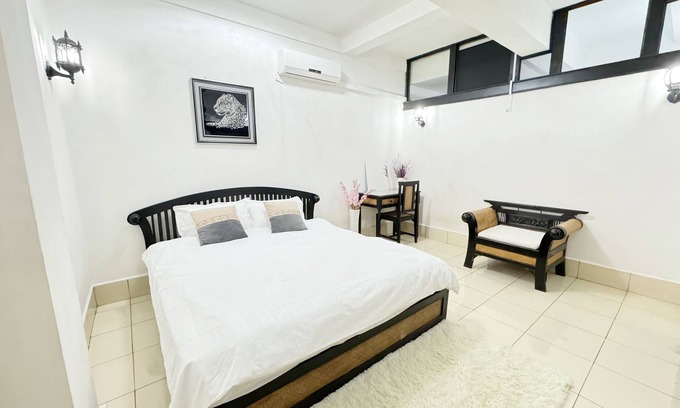 Vientiane Apartment | Cozy 2-bedroom apartment in awesome Vientiane with AC, WiFi