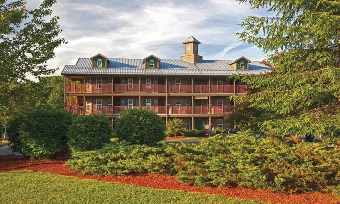 South Lee Apartment | Cozy 2-bedroom apartment with WiFi, AC in welcoming Lee