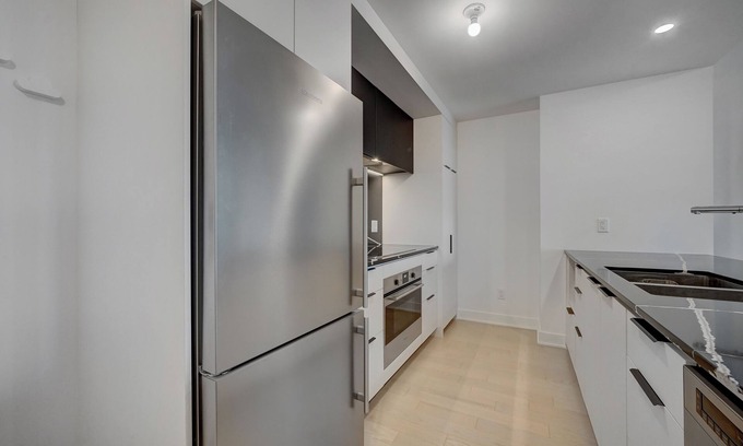 Brossard Condo | Cozy 2-bedroom fully furnished condo available for rent in the heart of Brossard