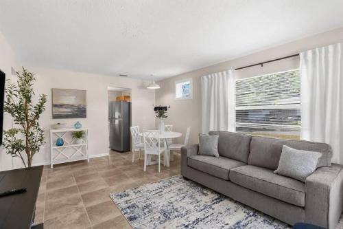 Dade City House | Cozy 2 Bedroom home, Dade City! #1