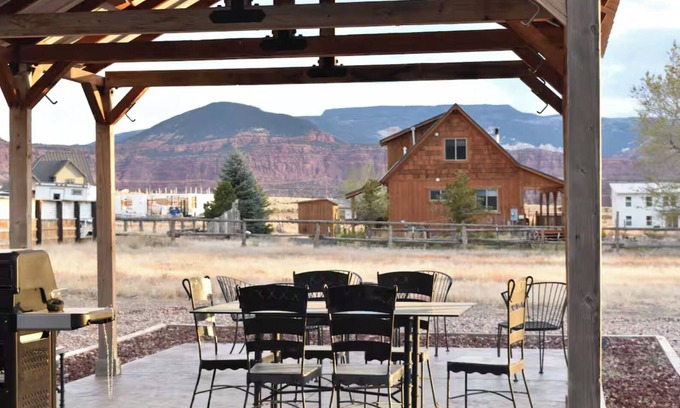 Teasdale Cabin | Cozy 2-bedroom house in charming Teasdale minutes away from Capitol Reef