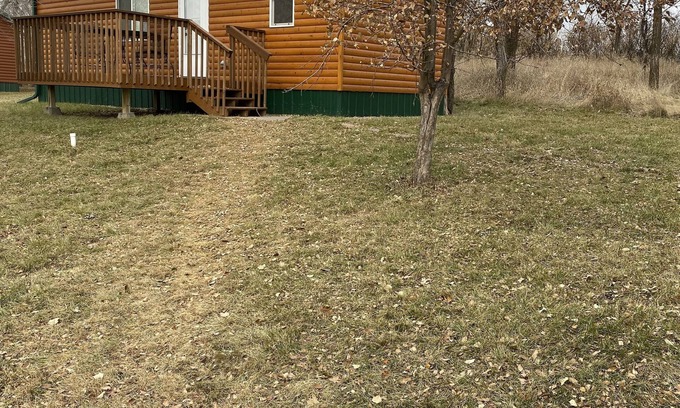 Grassy Butte Cabin | Cozy 2 bedroom Log Cabin