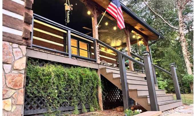 Barium Springs Cabin | Cozy 2-bedroom waterfront cabin in a quiet cove on Lake Norman