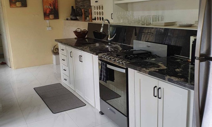 Havendale House | Cozy 2bedrooms with an Amazing view of the City and Sea