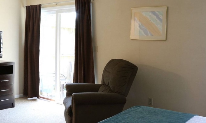 Cheat Lake House | Cozy 2BR Townhouse with a Short Ride Away from Henry Clay Furnace