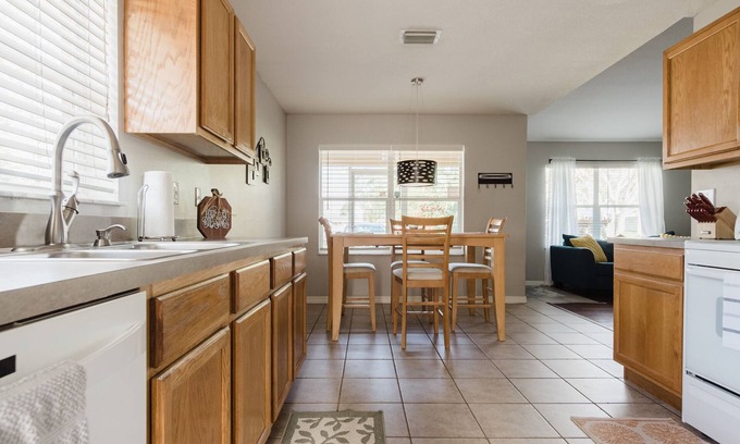 Okeechobee House | Cozy 3/2 Home with Comfy Beds & Ample Parking - Your Perfect Getaway