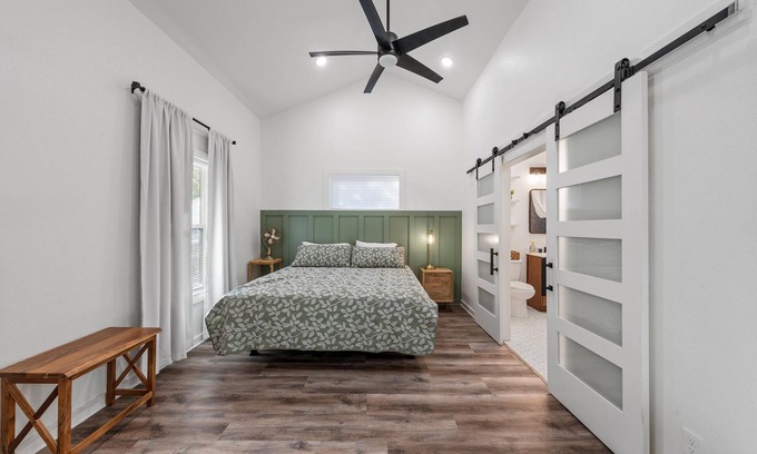 University House | Cozy 3 bedroom, close to Baylor & Magnolia