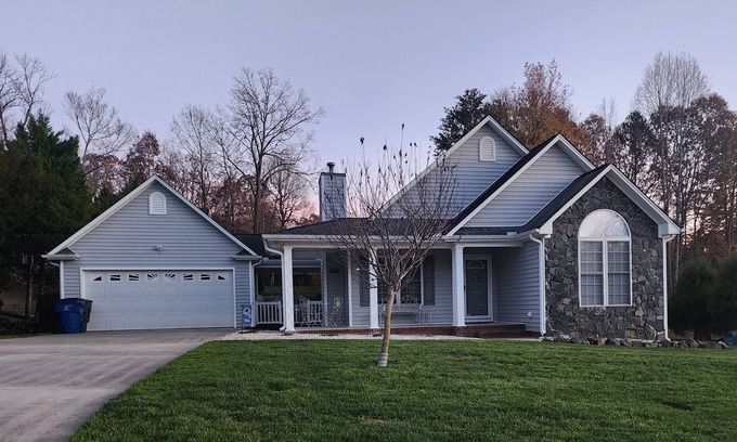 Graham House | Cozy 3BR w/Fenced Yard, Porch & Easy City Access- Pets Welcome!