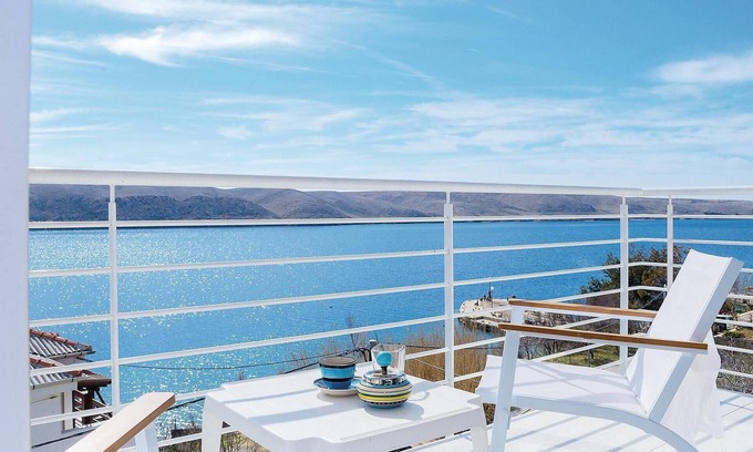 Miskovici Apartment | Cozy apartment in Miskovici with WiFi