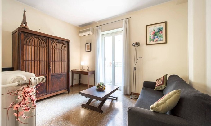 Universita Apartment | cozy apartment in Rome