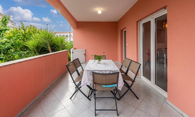 Vir Apartment | Cozy apartment in Vir with WiFi