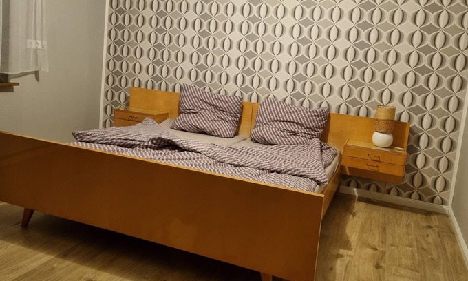 Grossheubach Condo | cozy apartment with garden and balcony