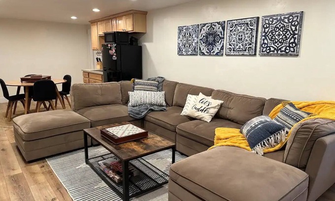 Heber Apartment | Cozy & Bright Private Basement