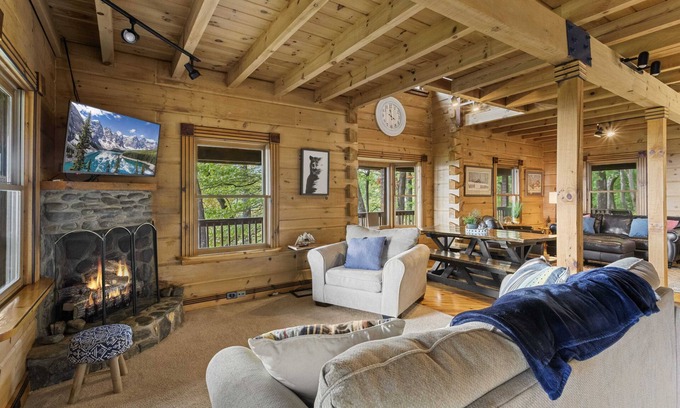 Deep Gap Cabin | Cozy Cabin in the Blue Ridge Mountains