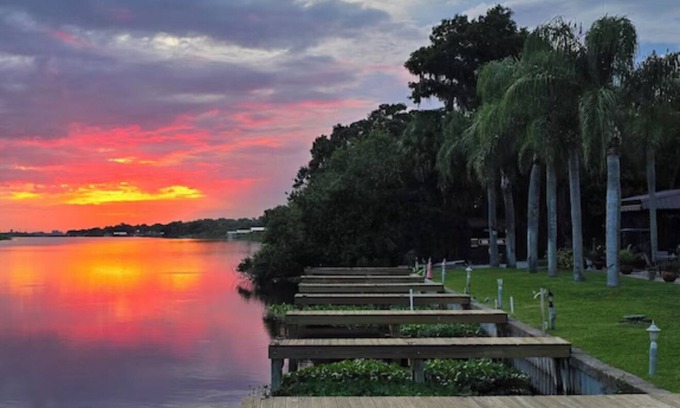 Okeechobee Cabin | Cozy Cabin & Majestic Sunsets