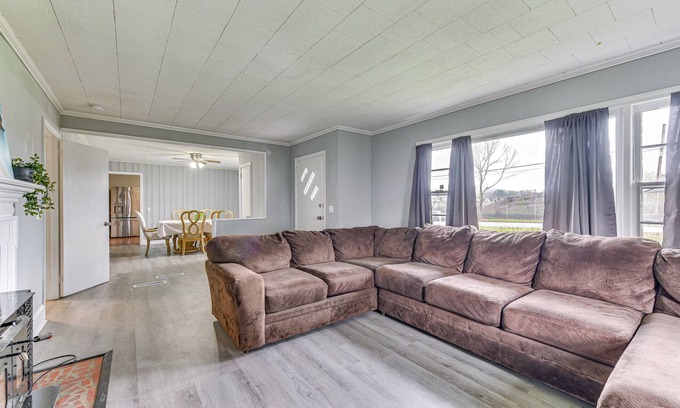 Charlotte House | Cozy Charlotte Home w/Fire Pit ~ 6 Mi to Uptown!