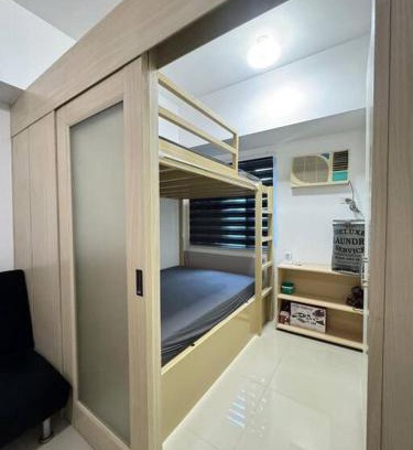 Barangka Ilaya Apartment | Cozy condo by the MRT & Light Mall experience comfort and convenience