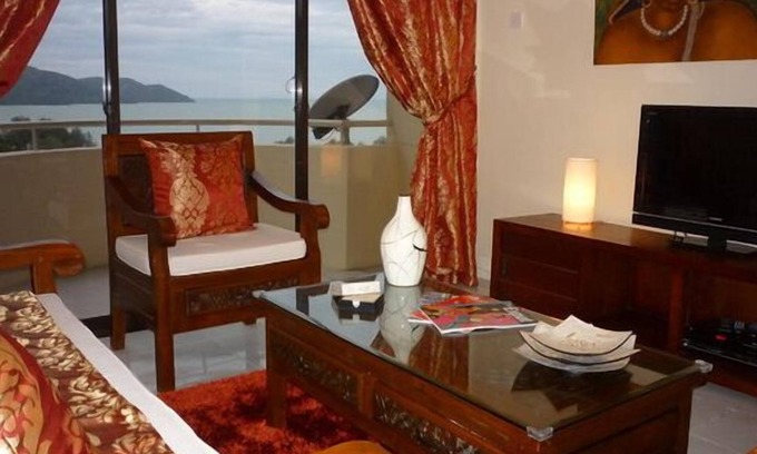 Batu Ferringhi Condo | Cozy Condo with Stunning Sea View