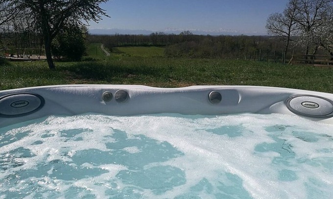 Puymaurin Apartment | cozy cottage 2/4p, swimming pool, spa & Pyrenees