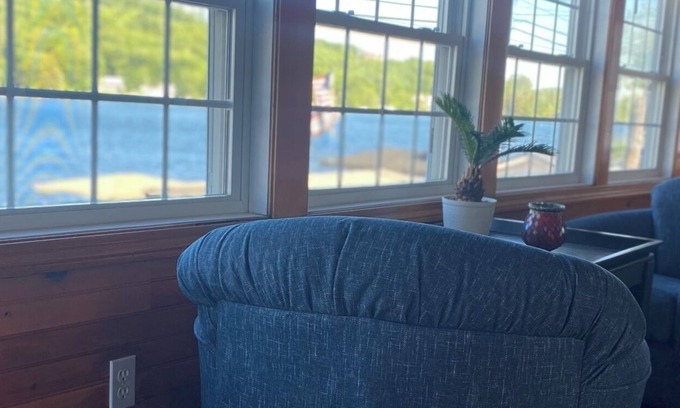 Alton Bay Cottage | Cozy Cottage 2 Bedroom With Amazing View