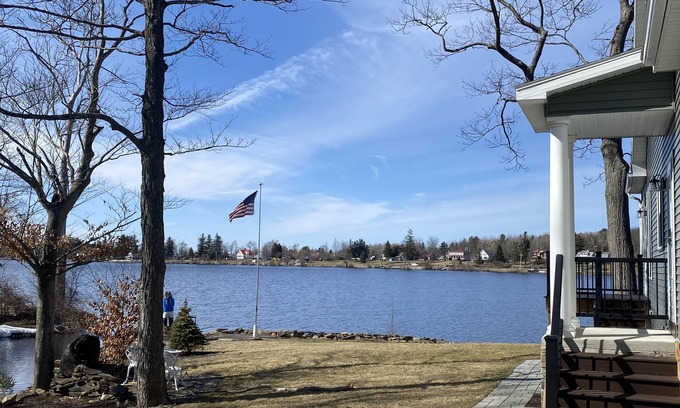 Mariaville Cottage | Cozy cottage-breathtaking sunsets. Lake front. Close to casino & racetrack.