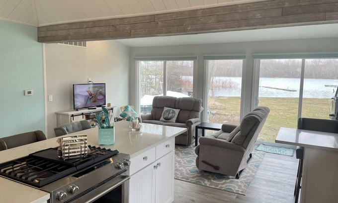 Whitmore Lake Cottage | Cozy Cottage close to Ann Arbor!