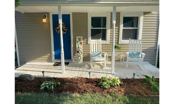 Otter Lake Cottage | Cozy Country at Cedar Cottage- Across from Otter Lake.