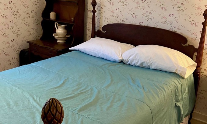 Rowe Other | Cozy Farmhouse Retreat - Judy’s Room