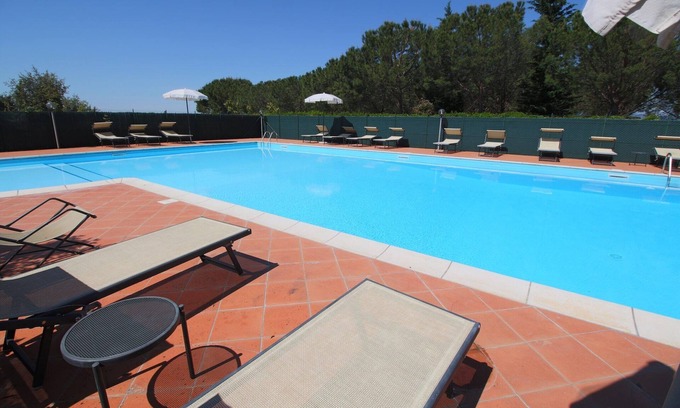 Arezzo Other | Cozy Farmhouse with Pool