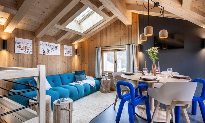 Praranger House | Cozy Renovated House for 6, 2km from Slopes, with Ski Room and Balcony