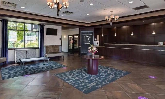 South Loop House | Cozy Getaway: Close to Shopping and Attractions | Free Shuttle