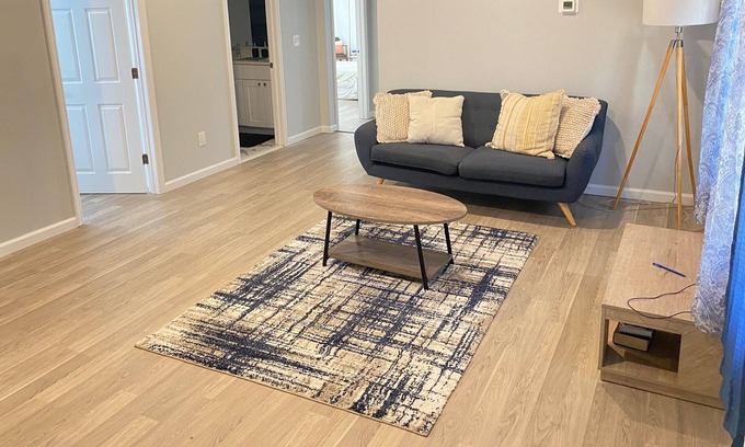 Ringwood House | Cozy getaway near State Park (Pet-Friendly!)