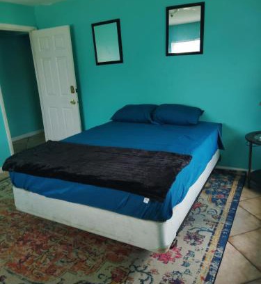 Pine Manor Apartment | Cozy Getaway with Bright Colors & Full Kitchen