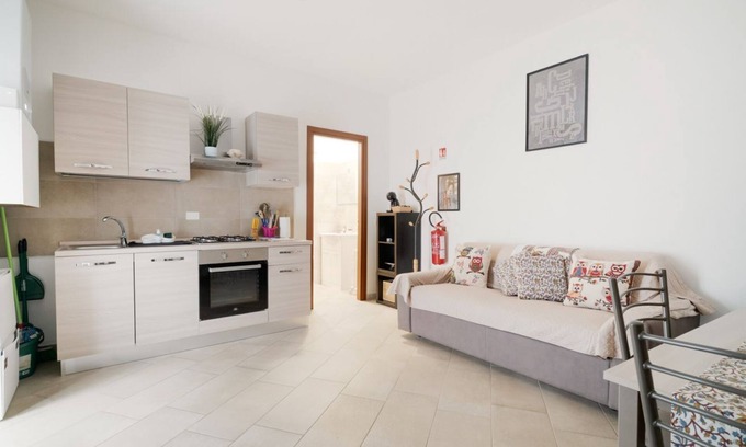 Bruzzano Apartment | Cozy Ground-Floor Apartment in Affori