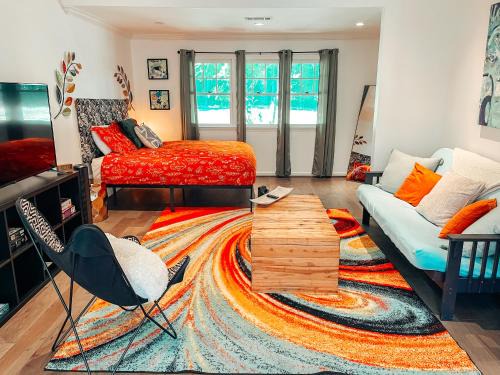 Old Irving Park Apartment | Cozy Guest House Studio Apartment