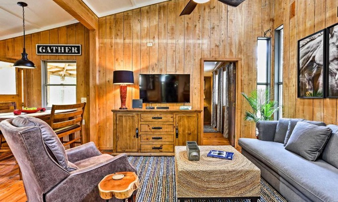 Frisco House | Cozy Hatteras Island Abode about 1 Mi to Frisco Beach!