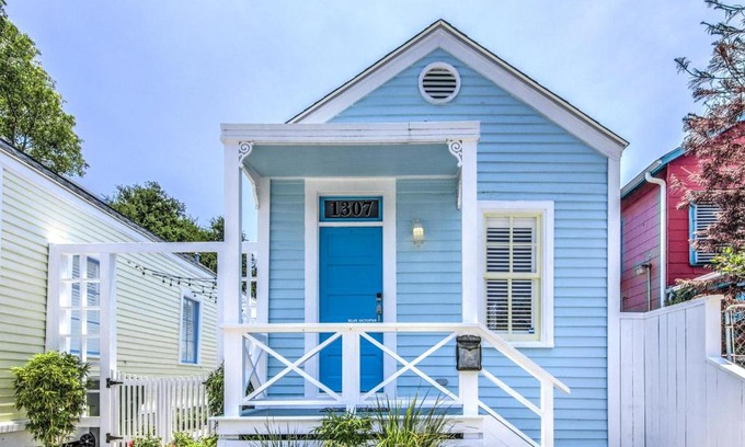 San Jacinto House | Cozy Historic Beach Cottage II