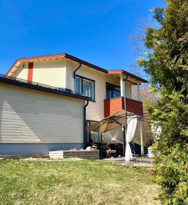 Espoo Centre Apartment | Cozy Holiday Home with Outside Jacuzzi and Sauna