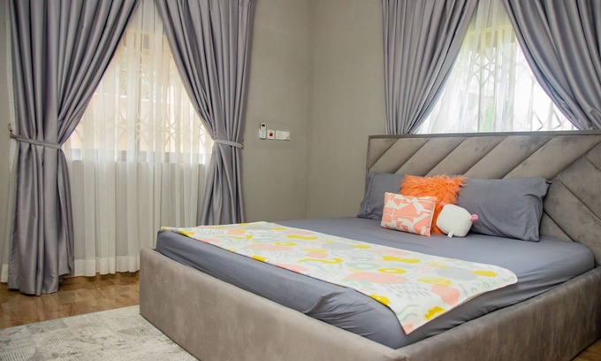 Patang West House | Cozy home in a quiet neighborhood