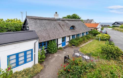 Tejn House | Cozy Home In Allinge With Kitchen