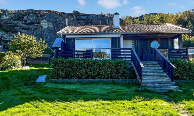 Ellos House | Cozy home in Bjönni with sauna