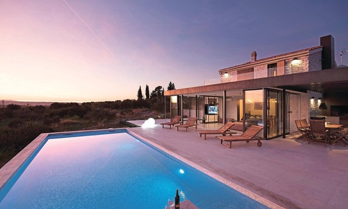 Donje Polje House | Cozy home in Donje Polje with WiFi