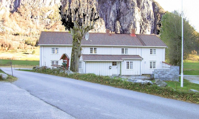 Nesset House | Cozy home in Eresfjord