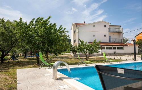 Neoric House | Cozy Home In Neoric With Wifi