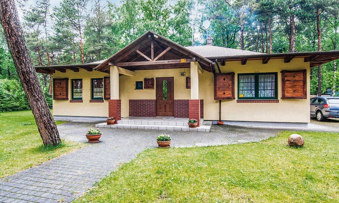 Pobierowo House | Cozy home in Pobierowo with WiFi