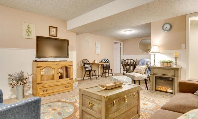 Lakewood Apartment | Cozy Lakewood Gem with Patio, 8 Mi to Red Rocks!