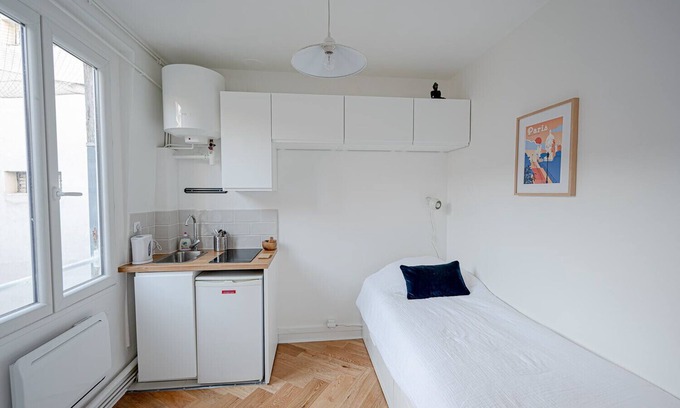 17th Arrondissement Apartment | Cozy little nest in Les Batignolles